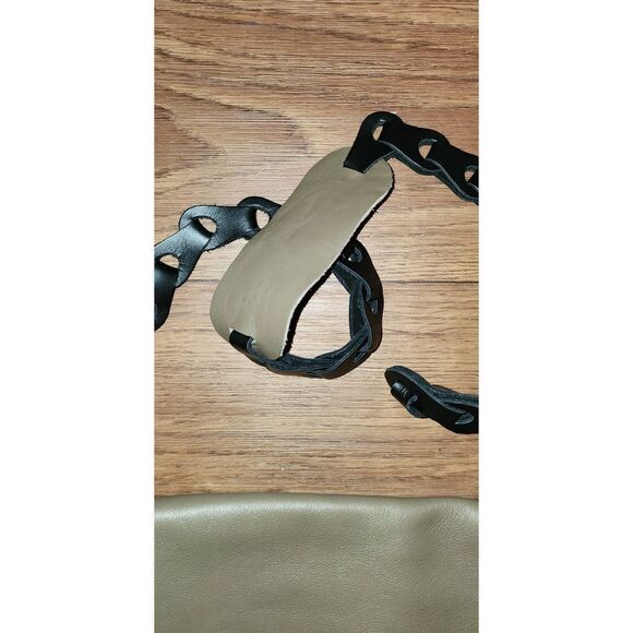 Handmade leather crossbody   - Picture 2 of 8